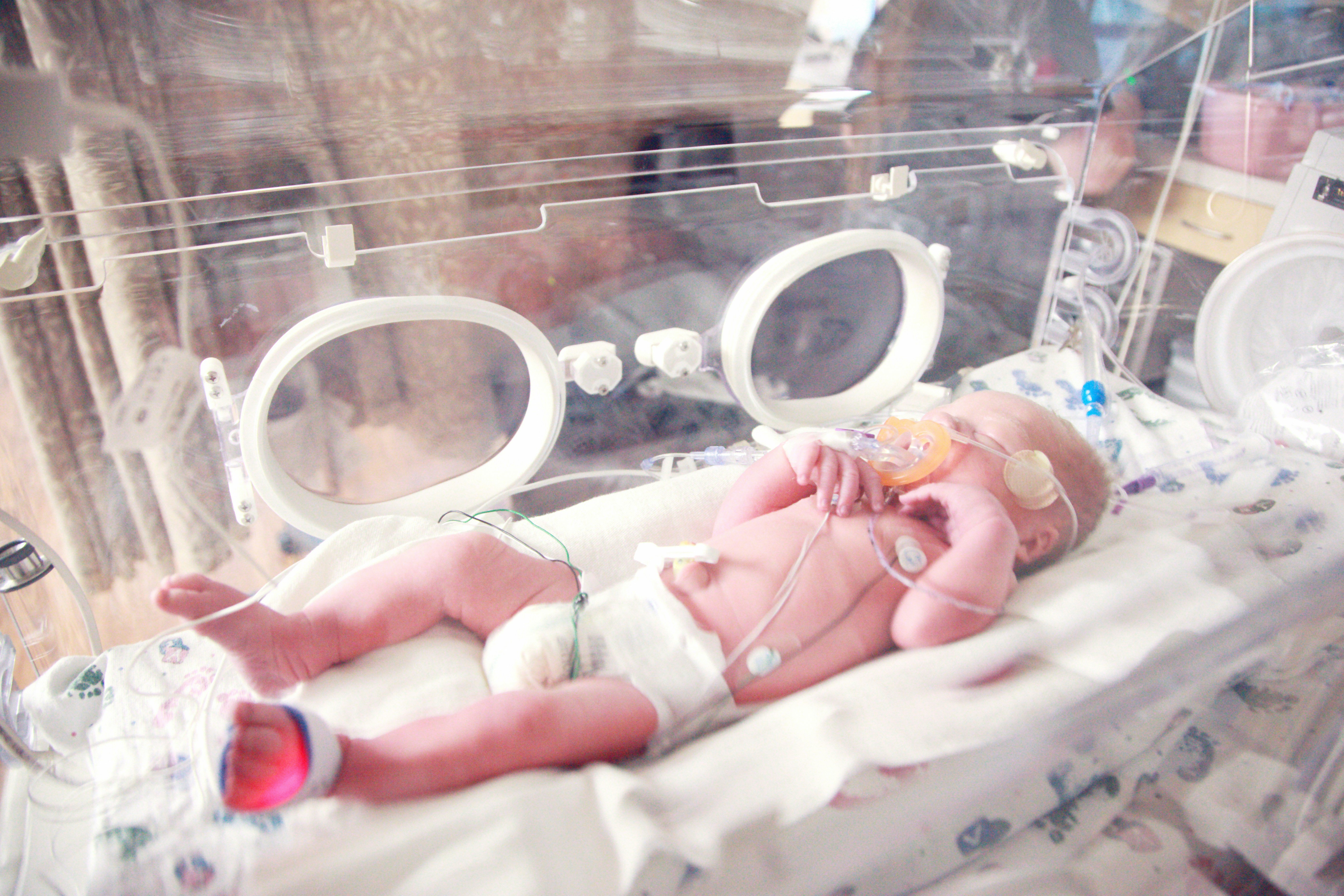 NICU: Baby in an incubator on oxygen