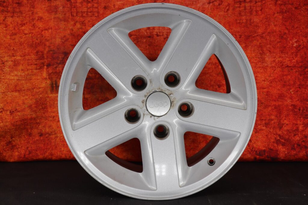 2007-2010 Jeep Wrangler 16" OEM Wheel — interchange 9073