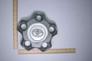 Toyota Tundra Sequoia 2007 08 09 10 11 12 13 14 15 16 17 18 19 20 2021 OEM Center Cap  426030C051