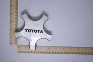 Toyota Supra 1986 87 88 89 1990 OEM Center Cap  716958