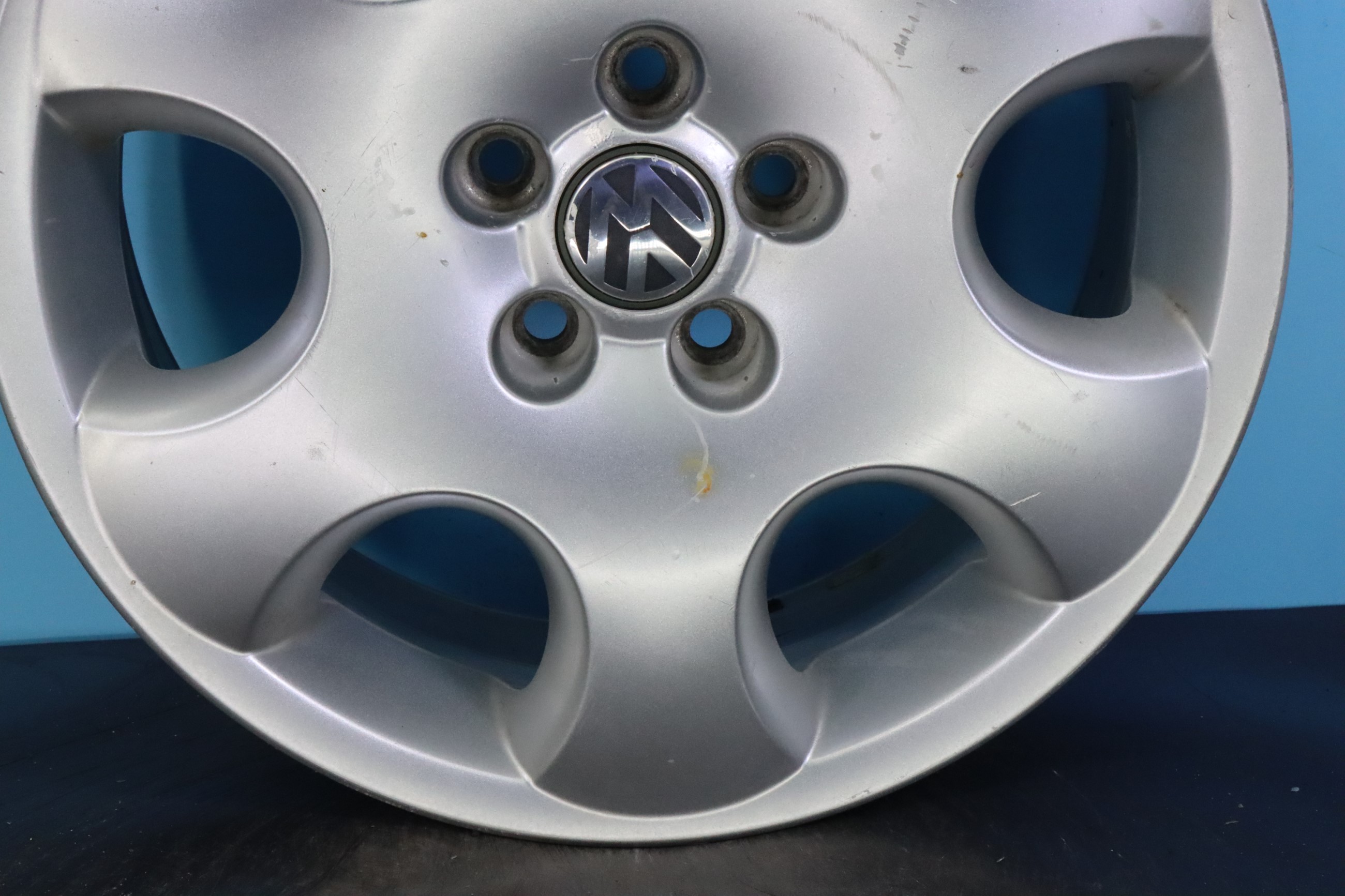 Volkswagen Beetle 2002 03 04 2005 16" OEM Rim Wheel 69779 1C0601025G091 97112320 - Image 8