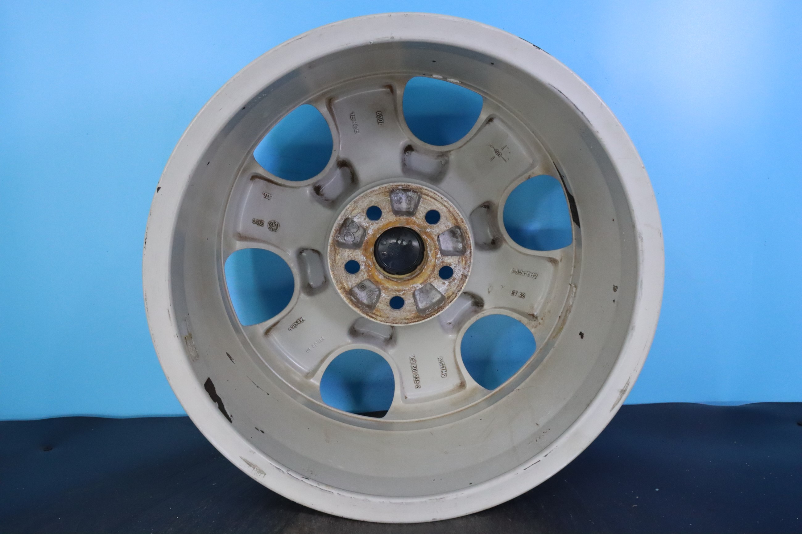 Volkswagen Beetle 2002 03 04 2005 16" OEM Rim Wheel 69779 1C0601025G091 97112320 - Image 4