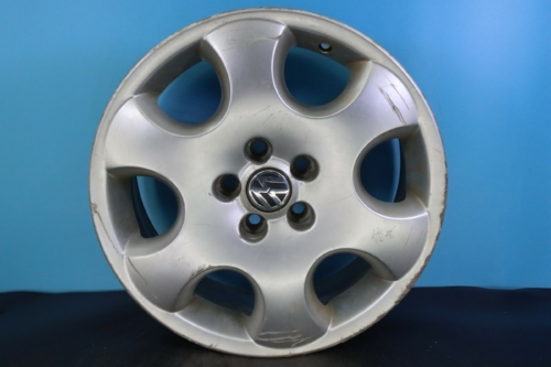 Volkswagen Beetle 2002 03 04 2005 16" OEM Rim Wheel 69779 1C0601025G091 93175741