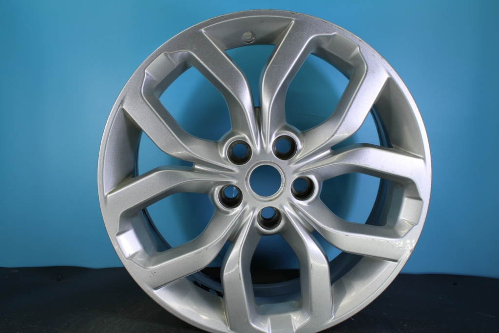 2015 Land Rover Range Rover Evoque 19" OEM Rim