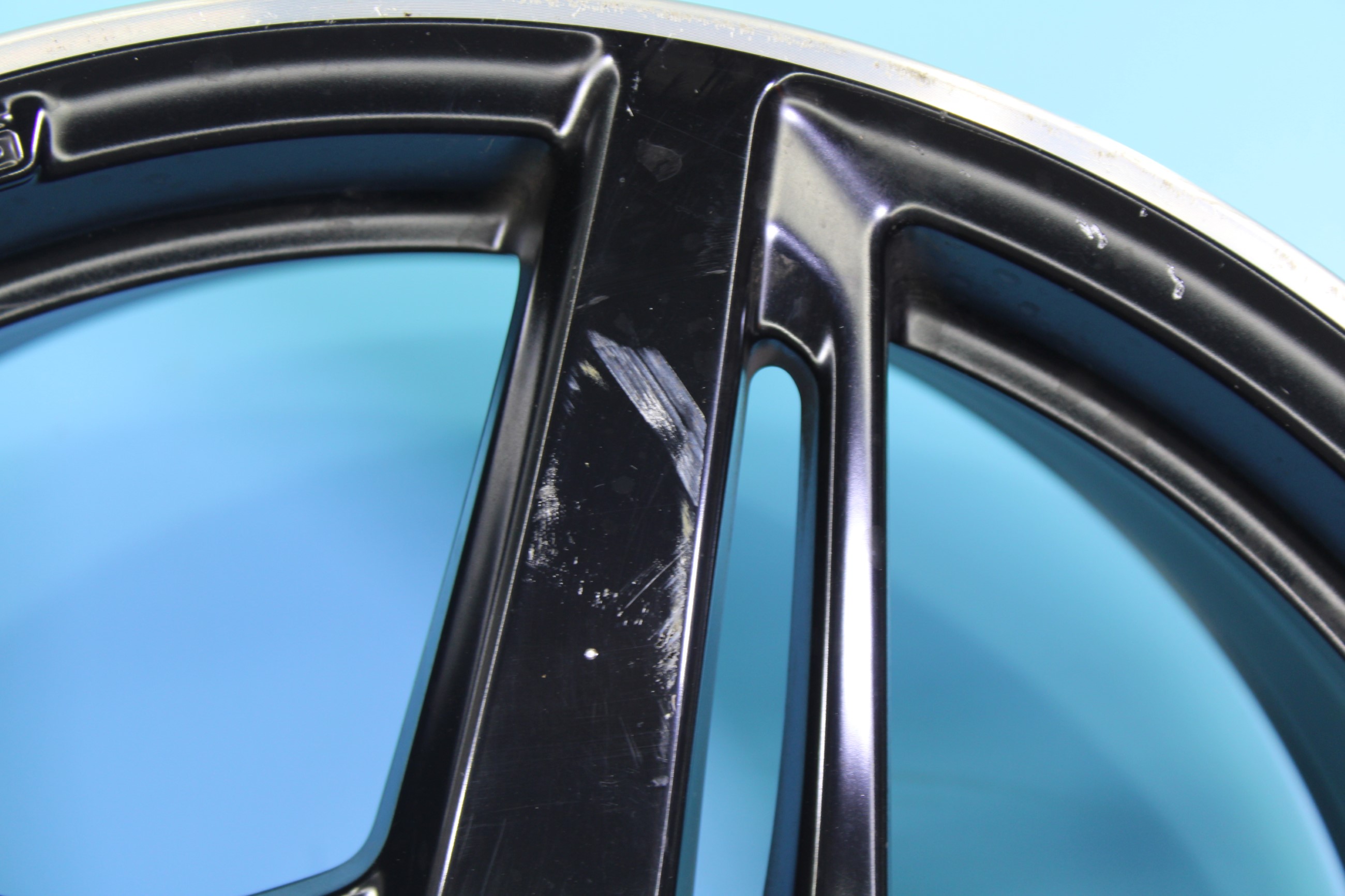 Mercedes AMG GT S 2016 17 18 19 20 2021 19" OEM Rim Wheel Front 85472 A1904010100 92327594 - Image 2