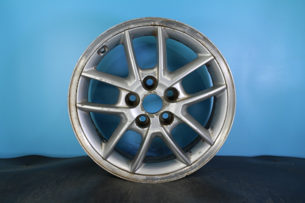 1997-2002 Mitsubishi Eclipse 17" OEM Wheel — interchange 65752