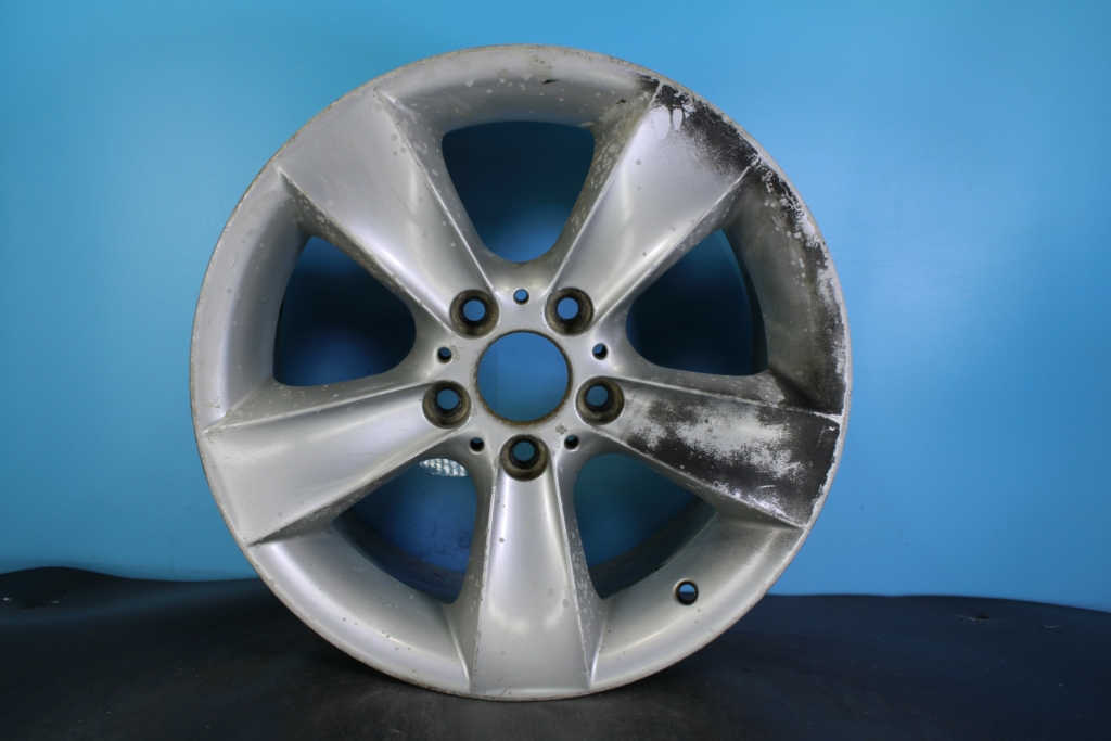2003-2008 BMW Z4 17" OEM Wheel — interchange 71186
