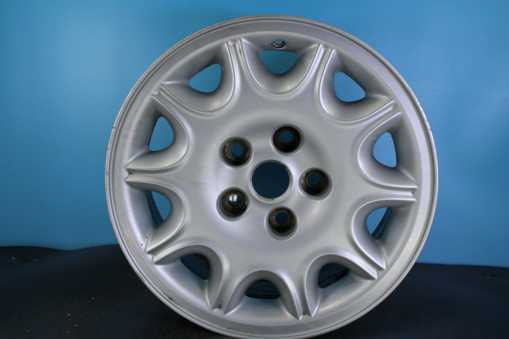 2000-2003 Jaguar Xj8 16" OEM Rim