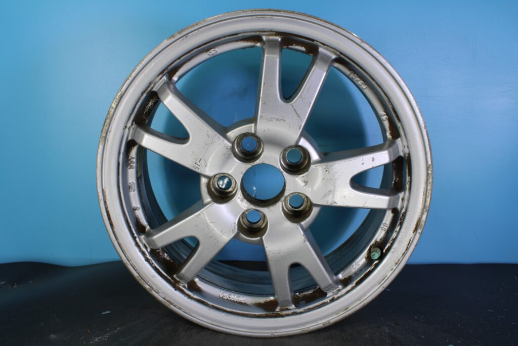 2010-2013 Toyota Prius 15" OEM Wheel — interchange 69567