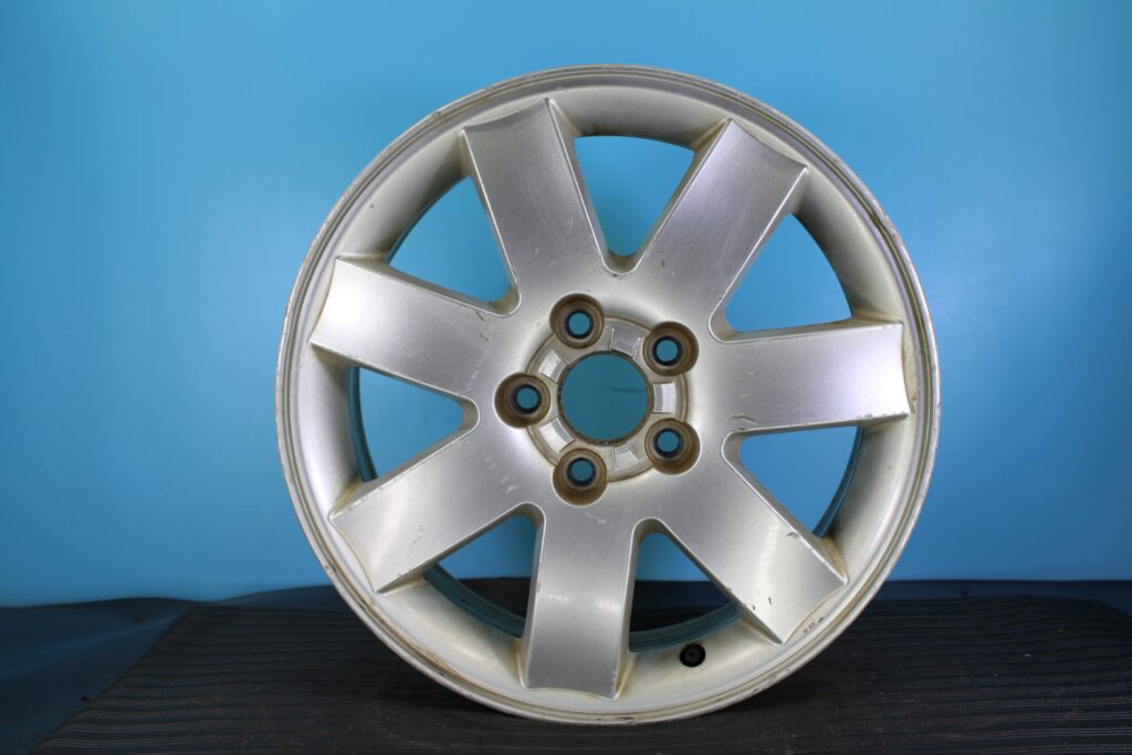 2005-2007 Ford 500 17" OEM Wheel — interchange 3580