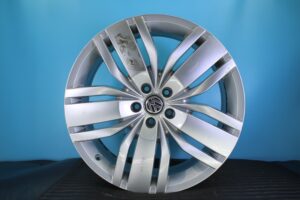 Buick Envista 2024 2025 19" OEM Rim Wheel 97811 42727439 97602514