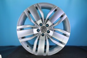 Buick Envista 2024 2025 19" OEM Rim Wheel 97811 42727439 94858894