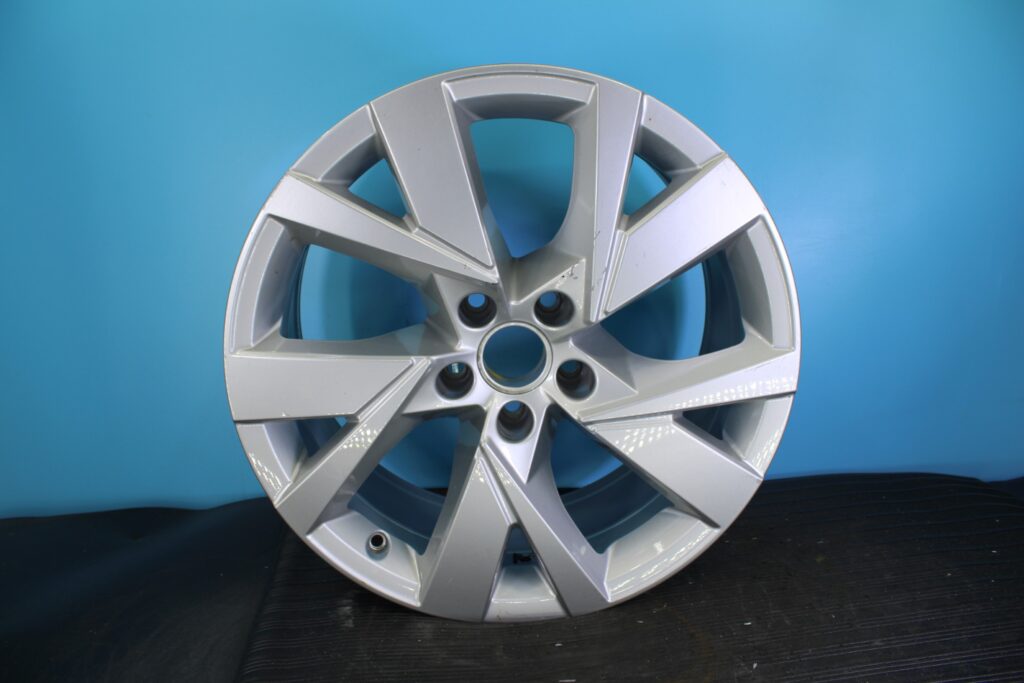 2020-2023 Volkswagen Atlas Cross Sport 18" OEM Rim