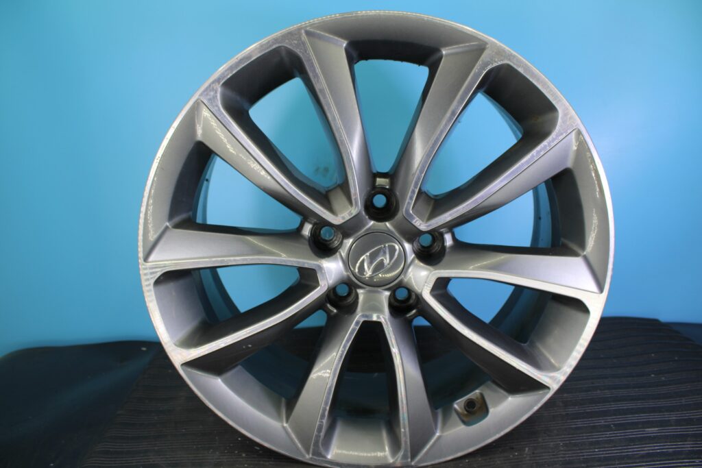 2017-2019 Hyundai Santa Fe 18" OEM Wheel — interchange 70909