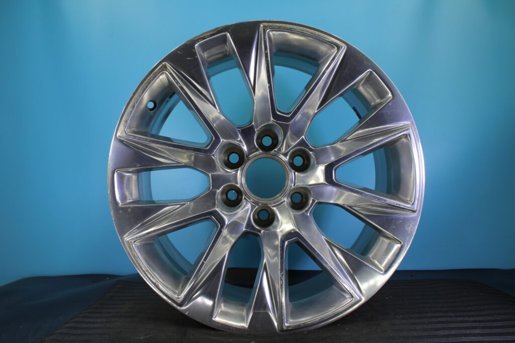 2019-2021 Chevrolet Silverado 1500 20" OEM Wheel — interchange 5920