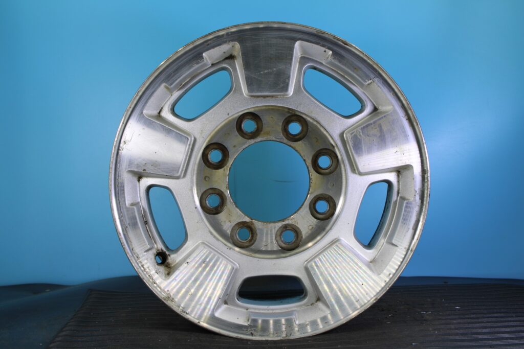 2011-2017 Chevrolet Silverado 2500 17" OEM Wheel — interchange 5500