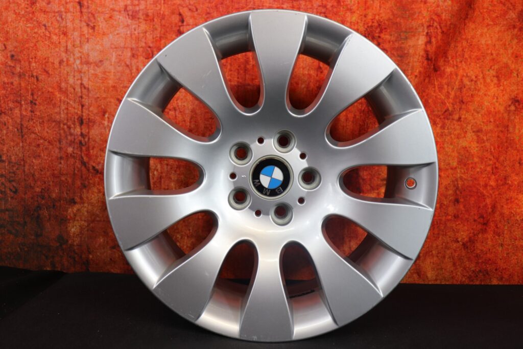 2002-2005 BMW 745i 18" OEM Wheel — interchange 59410