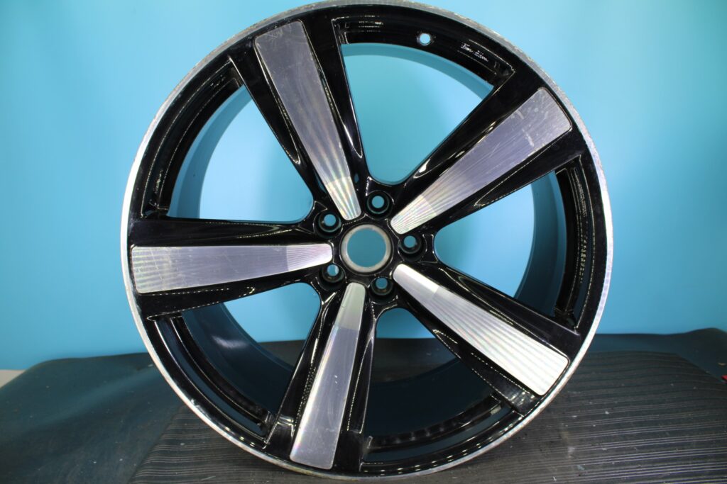 2022-2024 Porsche Macan 21" OEM Rim