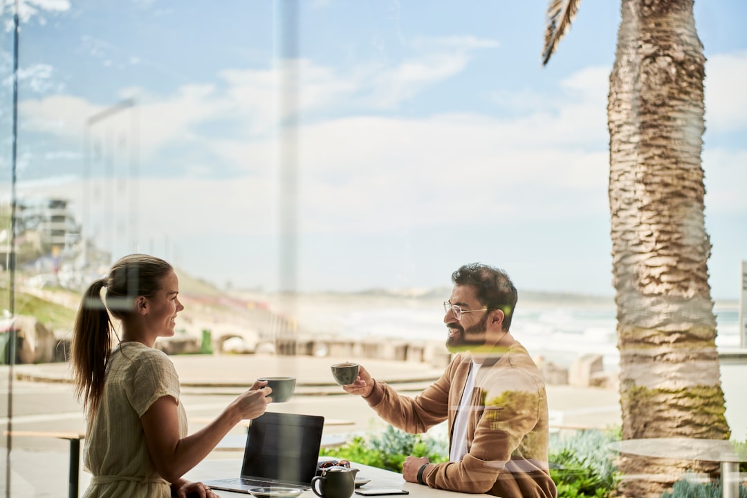 Lévolution de la perception sociale des escortes en Bretagne