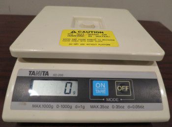 Scale to weigh jerky in grams for bags